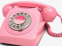 Téléphone rose à cadran